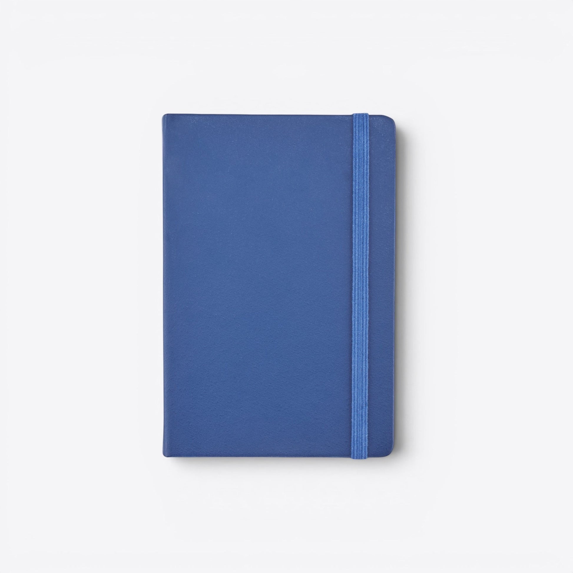TODAY MERCH blue notebook with integrated pen holder and elastic closure, ideal for professionals on the go.